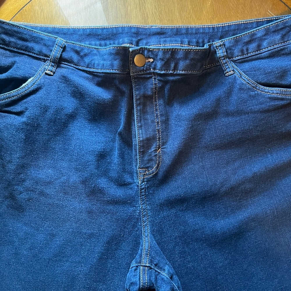 Evri mid rise bootcut woman’s jeans in sizer 22. - Picture 4 of 5